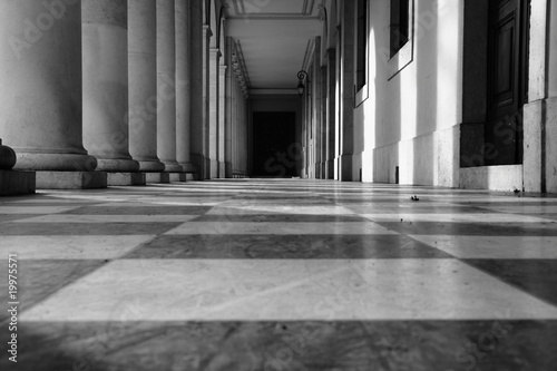 colonnes du jardin des plantes à Grenoble