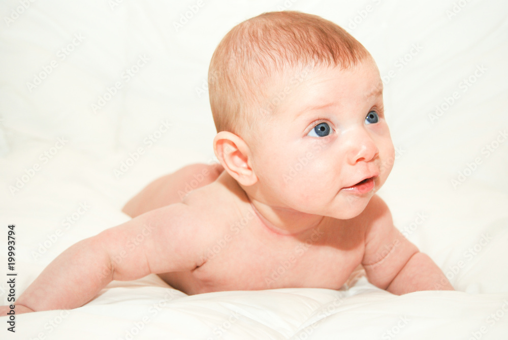 bébé agé de 3 mois bébé agé de 3 mois