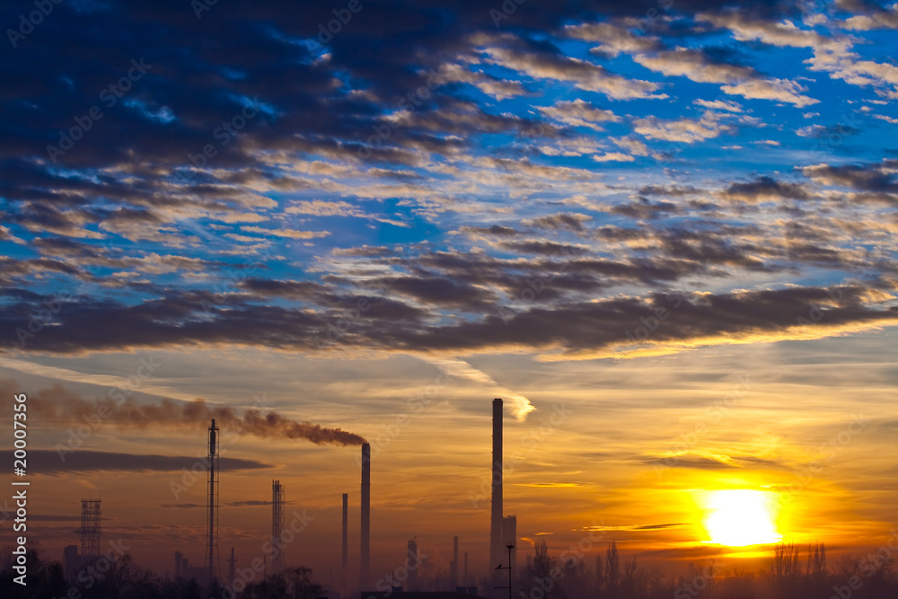 Obraz premium Dawn in industrial zone