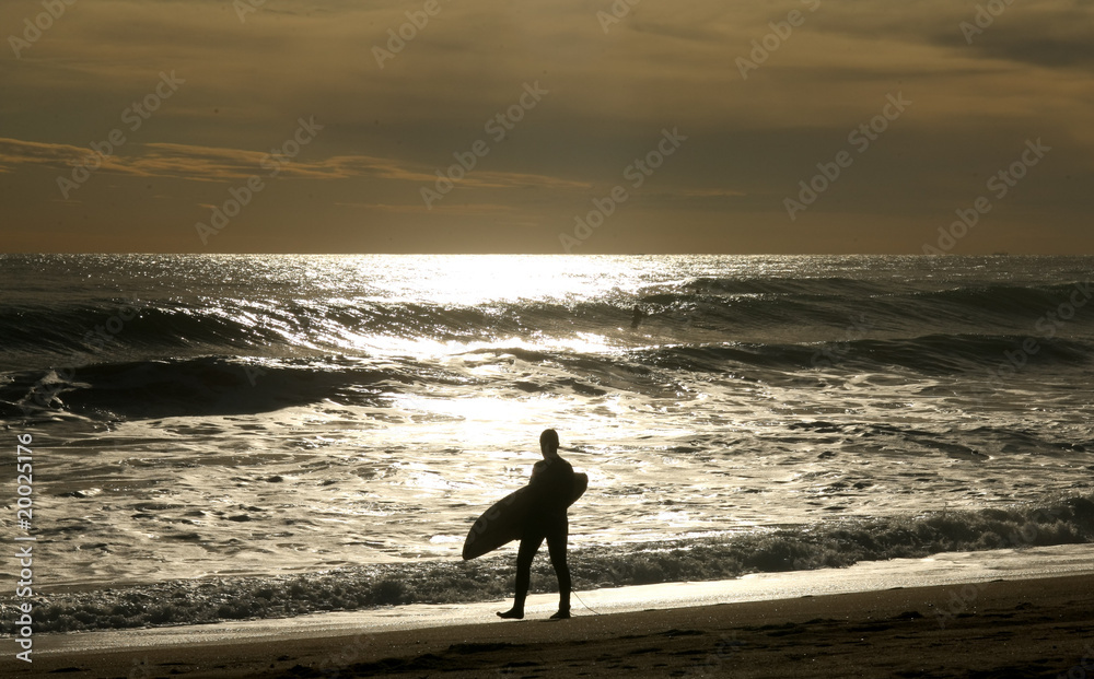 Surfista solitario