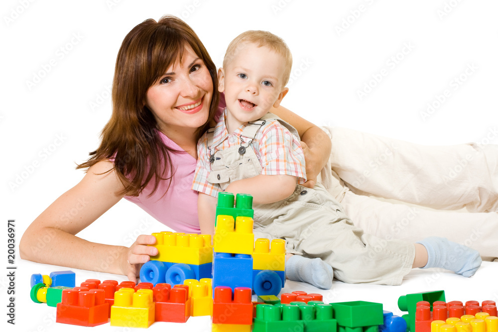 family playing with constructor family playing with constructor