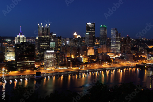 Pittsburgh's skyline from Mount Washington at night