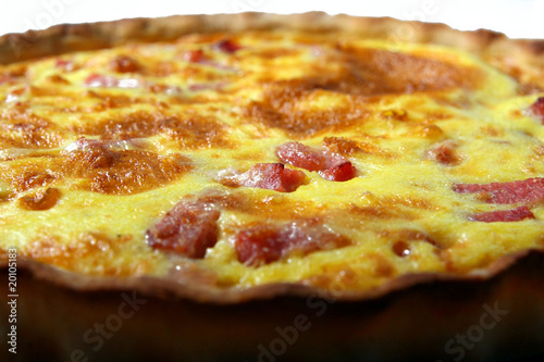 Bild auf Leinwand Quiche gratinnée