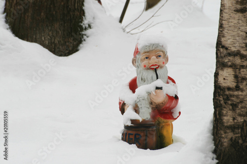 Gartenzwerge im Winter photo