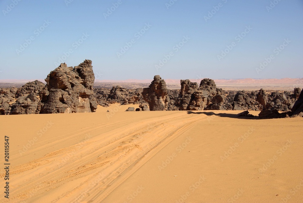 Piste dans le desert, Libye