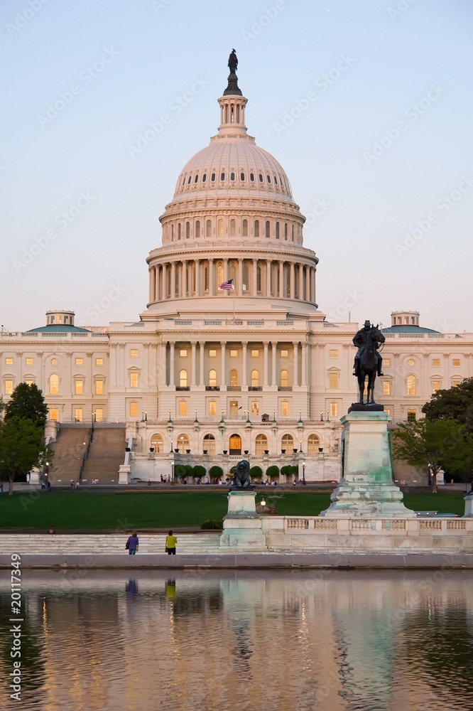 Fototapeta premium Capitol Hill at sunset