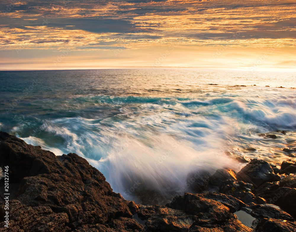 Obraz premium Tropical sunset on the Big Island. Hawaii. USA.