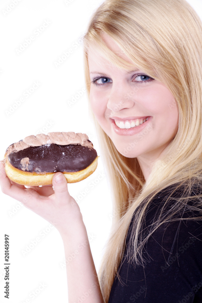 Model Frau mit Brötchen und Schokoladenaufstrich Porträt