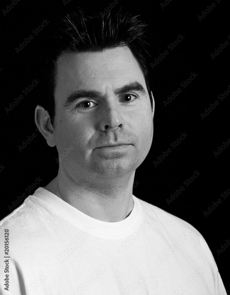 Fototapeta premium capture close up portrait maile on black background