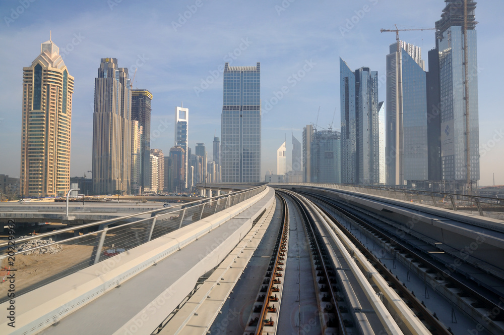 Obraz premium Metro tracks in Dubai, United Arab Emirates