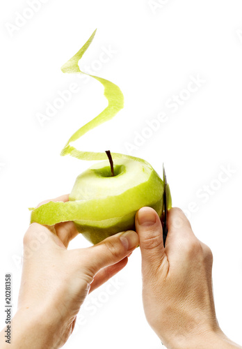 Peeling apple