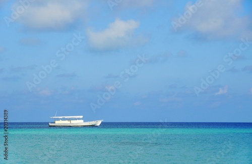 parking boat at sea © T shooter