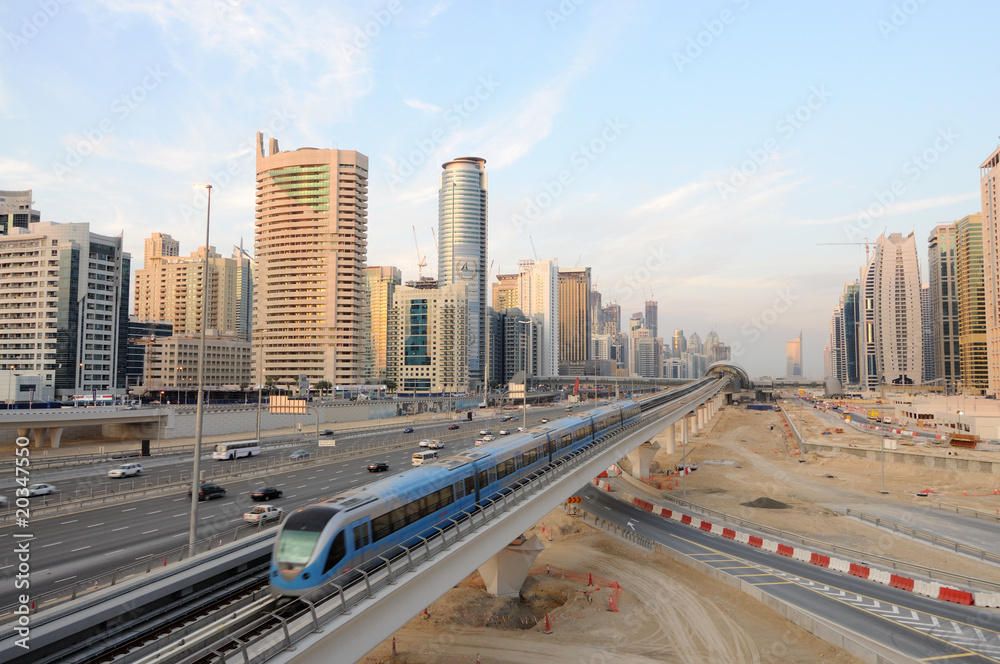 Fototapeta premium Sheikh Zayed Road in Dubai, United Arab Emirates