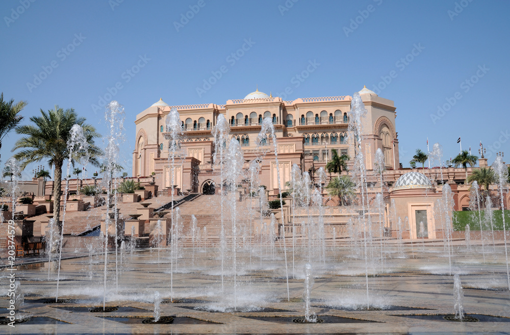 Emirates Palace in Abu Dhabi, United Arab Emirates Emirates Palace in Abu Dhabi, United Arab Emirates