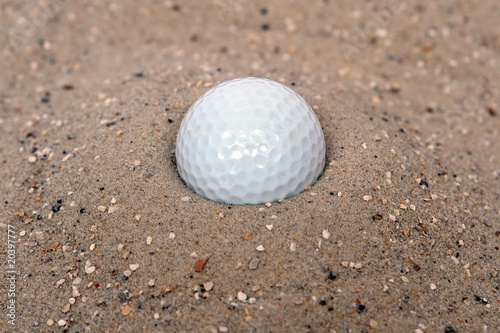 Golfball im Bunker