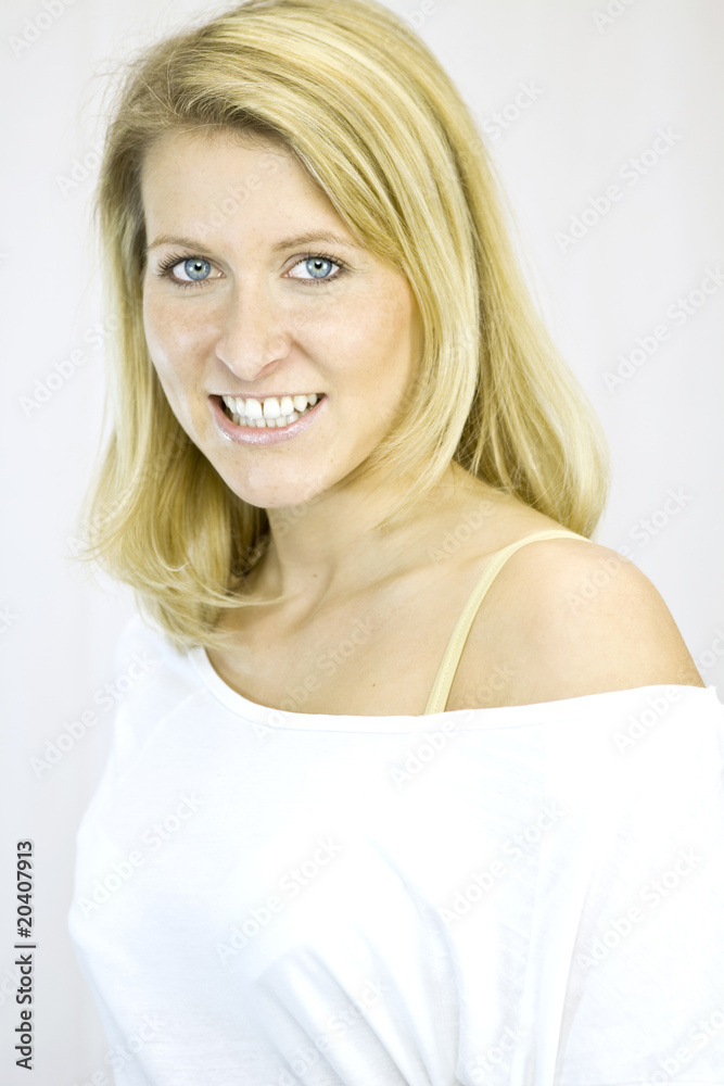 freundliche junge Frau freundliche junge Frau
