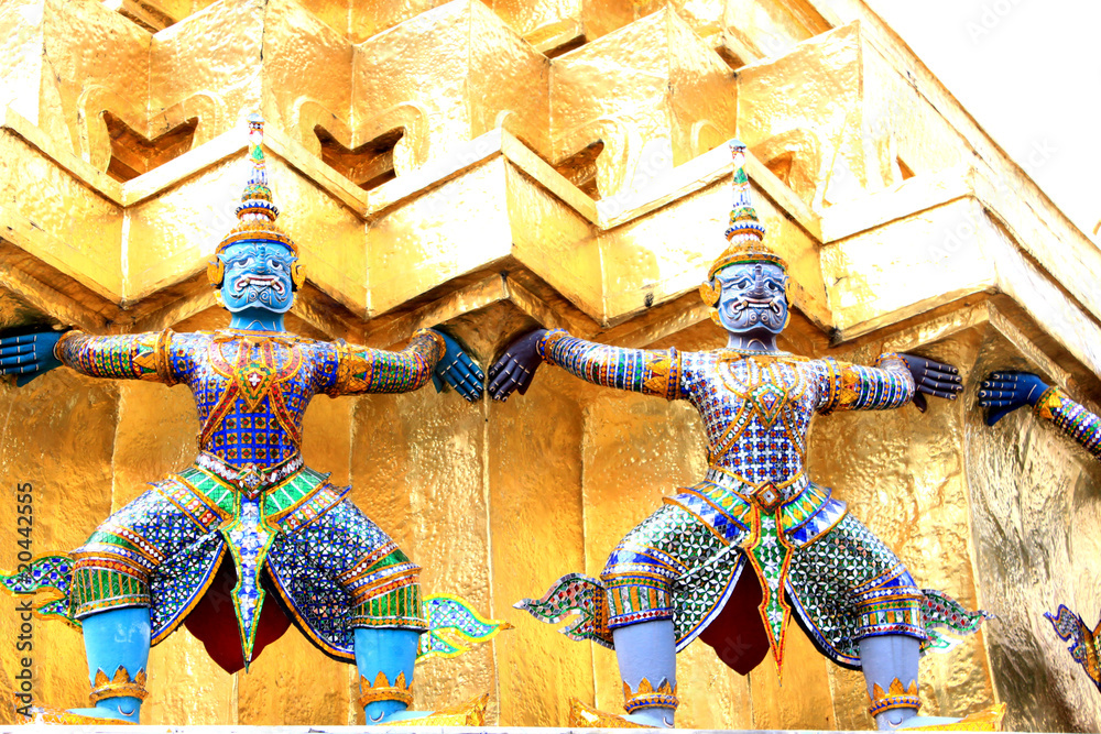 タイ　エメラルド寺院　仏塔