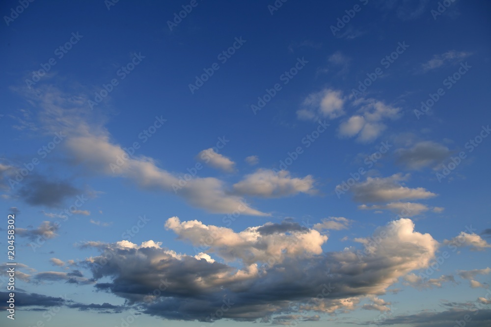 Obraz premium Blue beautiful sky with white clouds view in sunny day