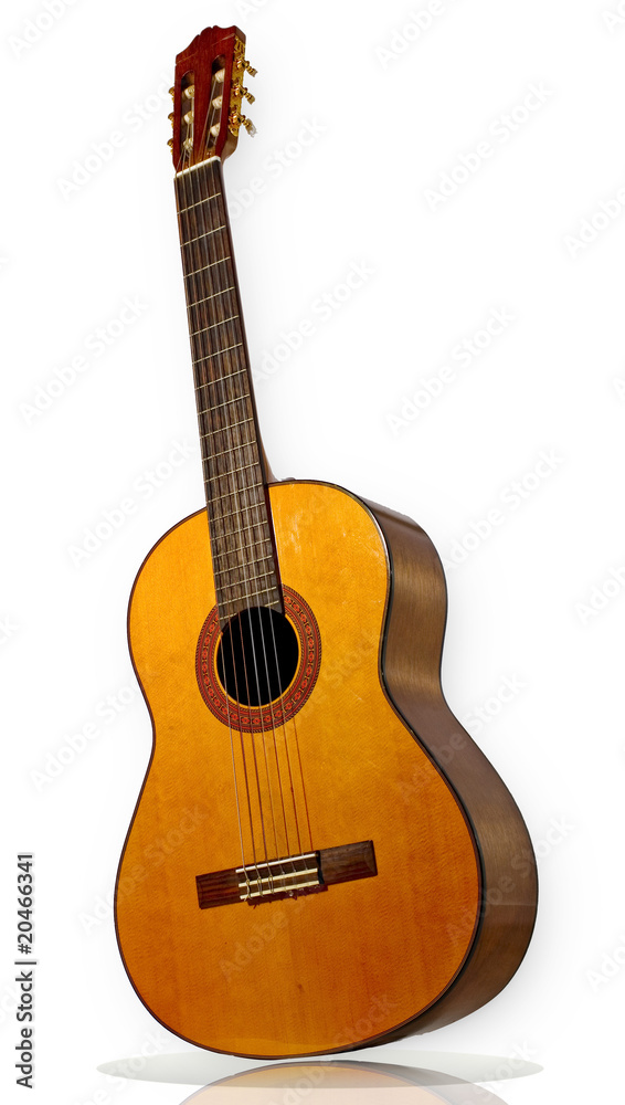 guitare classique espagnole sur fond blanc