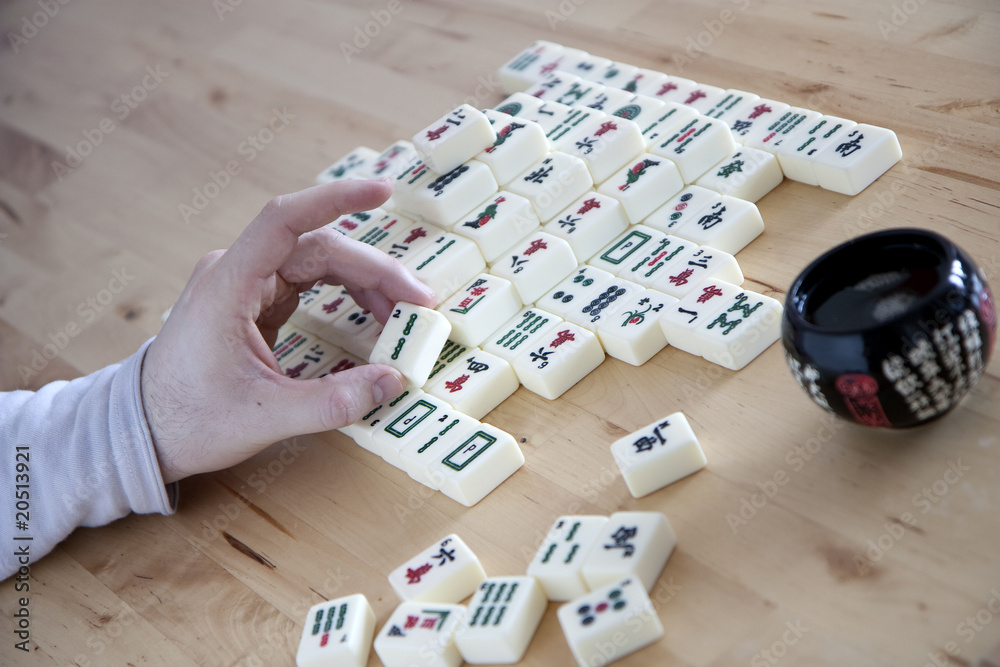Obraz premium Playing Mahjong