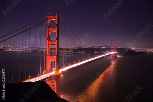 Fototapeta Naklejka Na Ścianę i Meble -  Golden Gate Bridge at Night