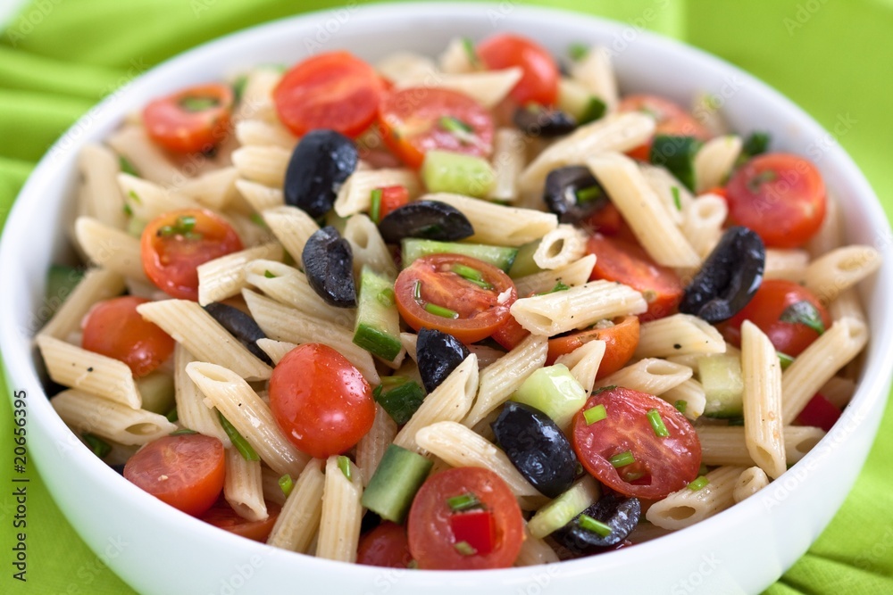 Nudelsalat mit Tomaten, Oliven und Gurke Stock Photo | Adobe Stock