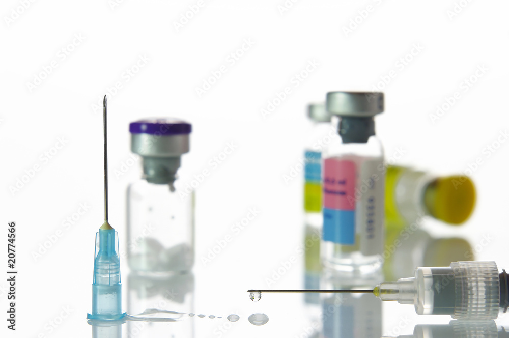 seringue ,aiguille et flacons d'injection seringue ,aiguille et flacons d'injection