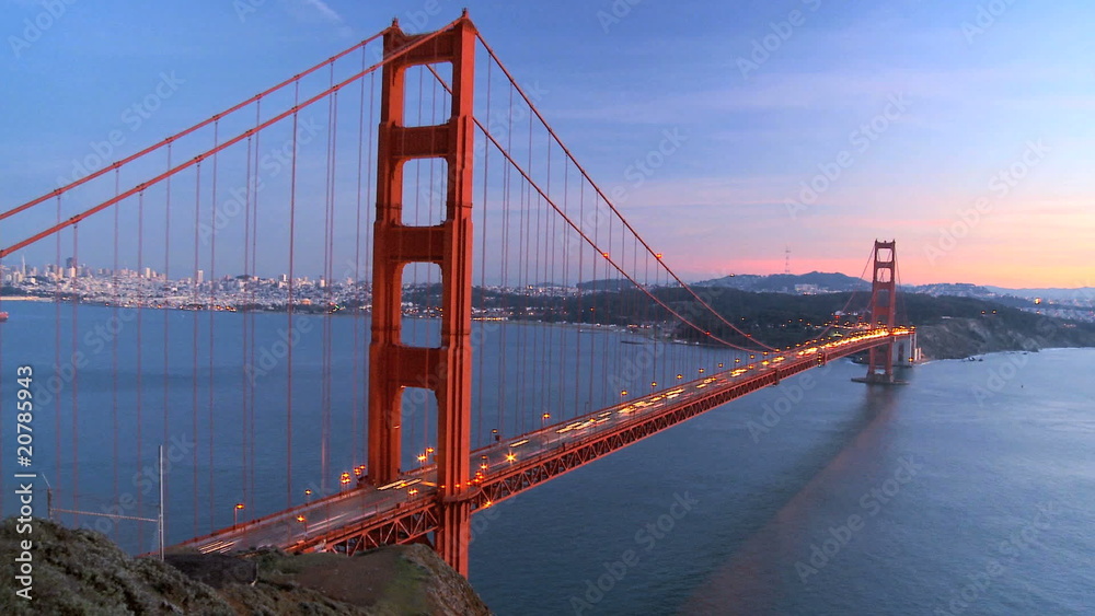T/lapse Traffic on Golden Gate Bridge