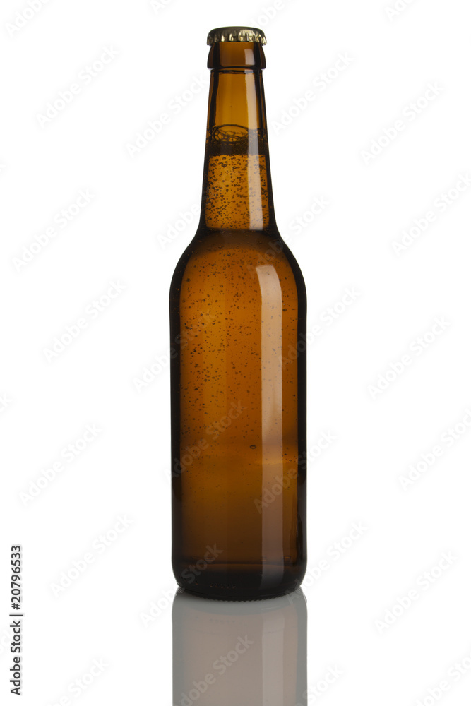braune bier flasche ohne etiketten, isoliert braune bier flasche ohne etiketten, isoliert