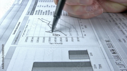 Marking business evolution on a dashboard graph
