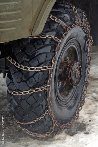 Chains on tyre