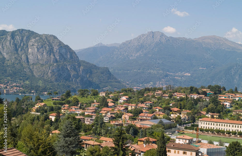 Lago Como, norte de Italia, cerca de la frontera Suiza.