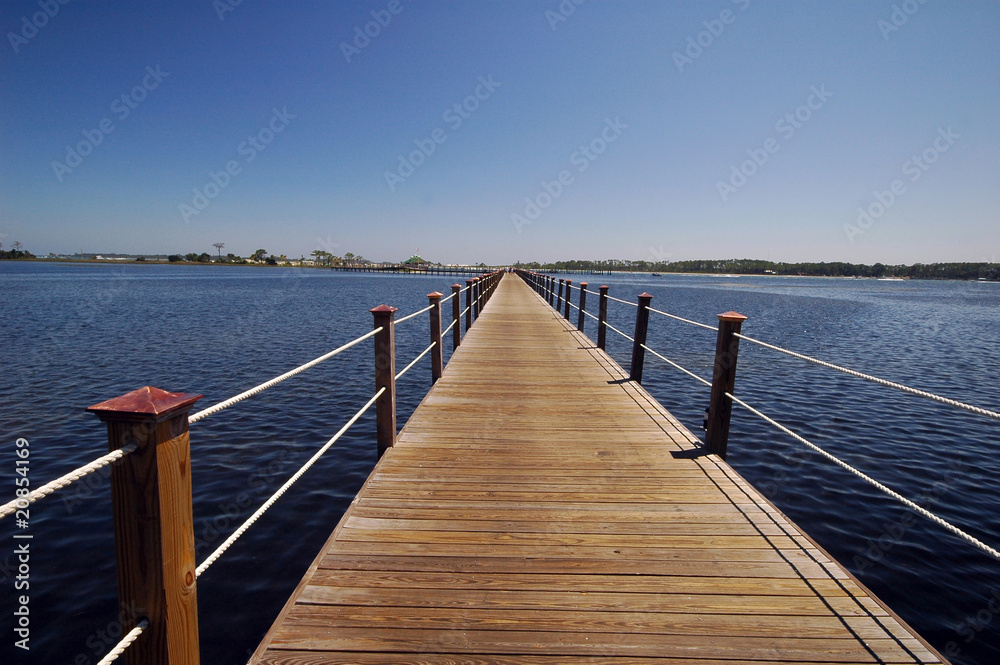 Obraz premium Pier over water