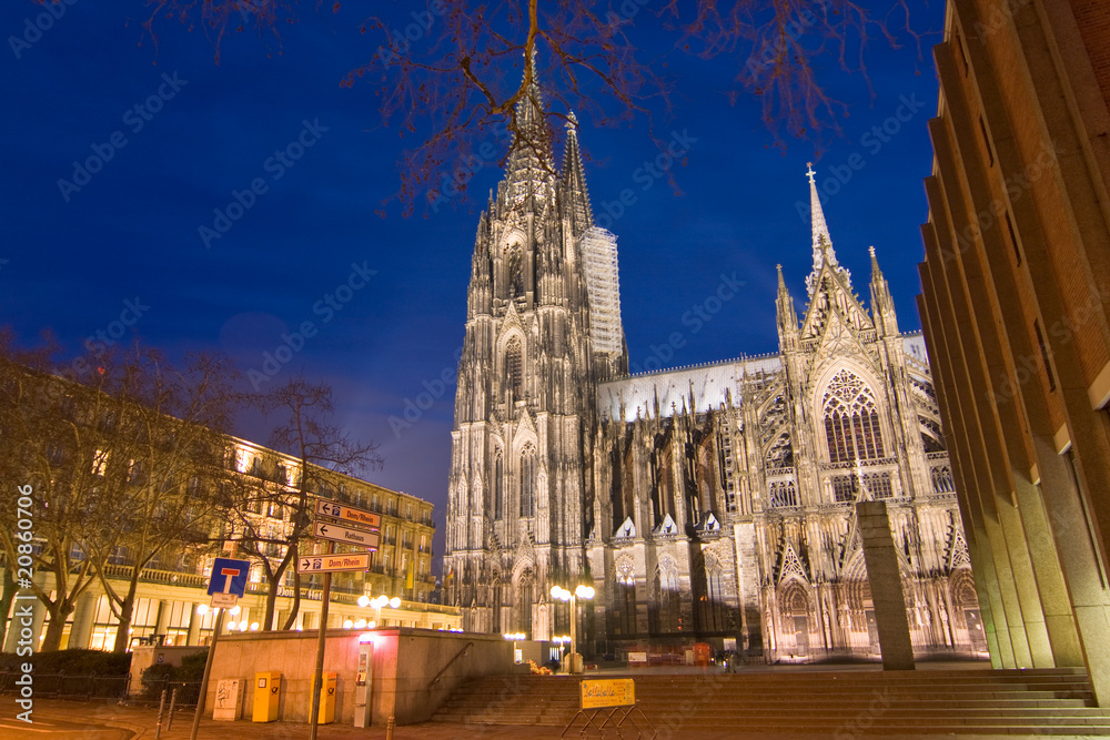 Fototapeta premium Kölner Dom, Roncalliplatz, Südportal