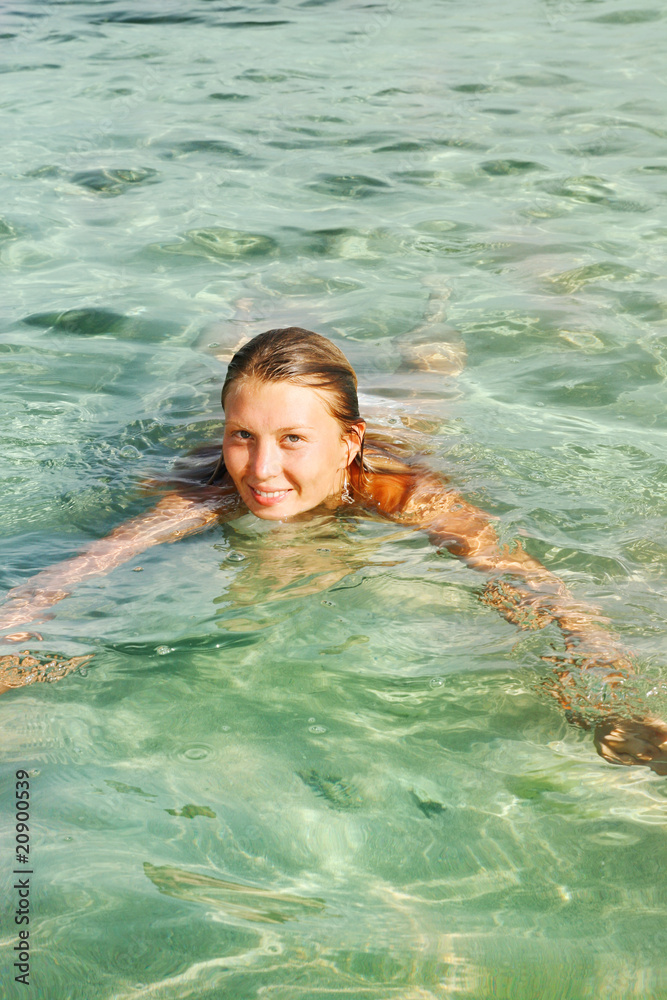 Photo of swimming girl