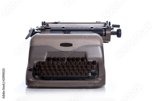 Alte mechanische Schreibmaschine, frontal