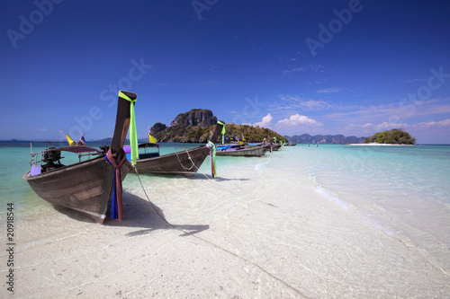 Long tail boat in Thailand © Mikael Damkier