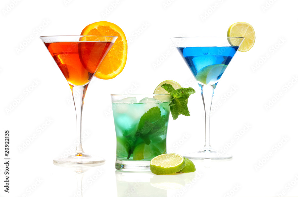tre cocktails negroni mojito curacao blu