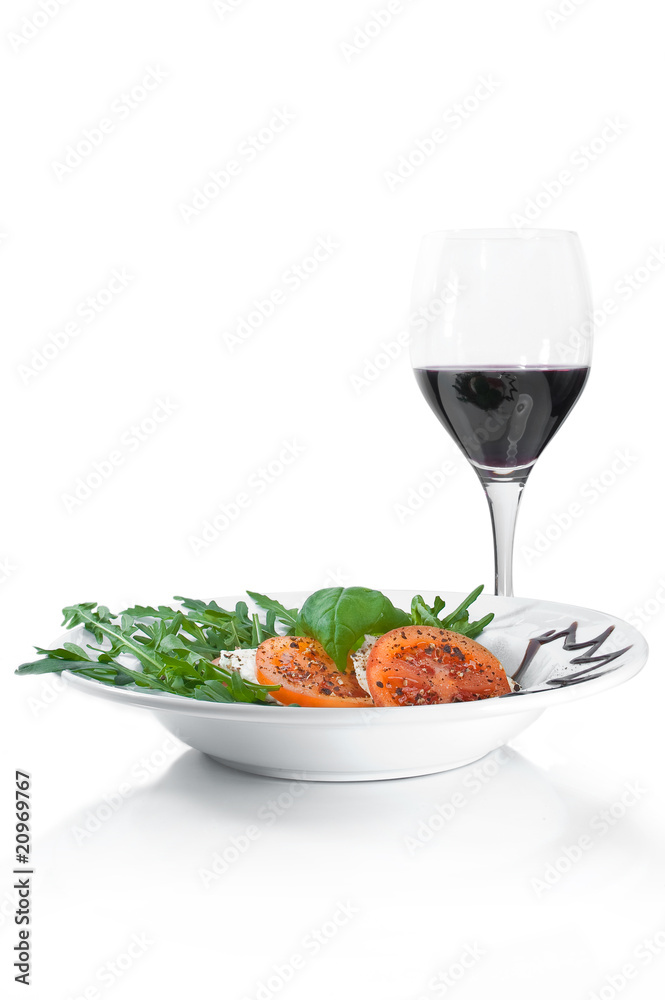 Stilleben Wein mit Salatteller Stilleben Wein mit Salatteller