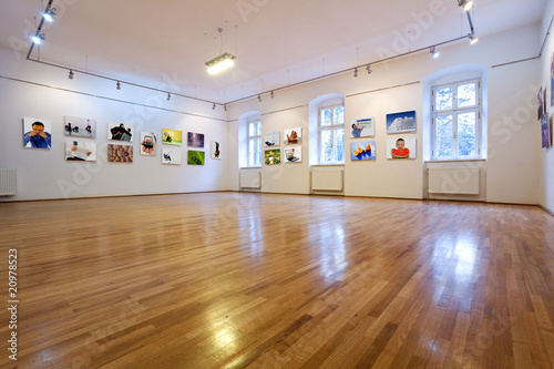 Art gallery with different pictures © Arpad Nagy-Bagoly