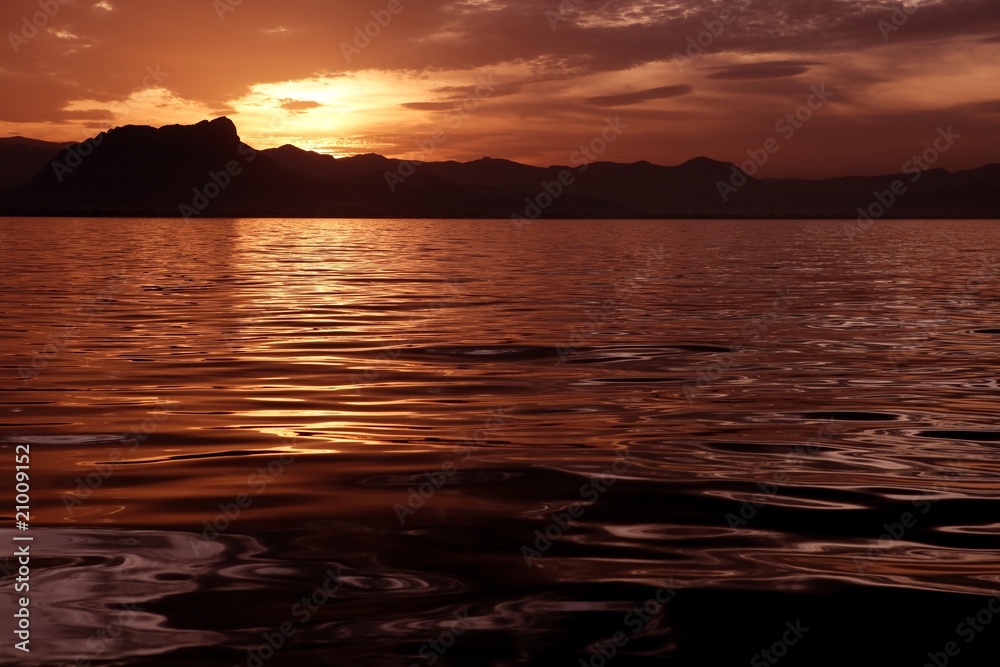 Beautiful seascape ocean sunset reflexion