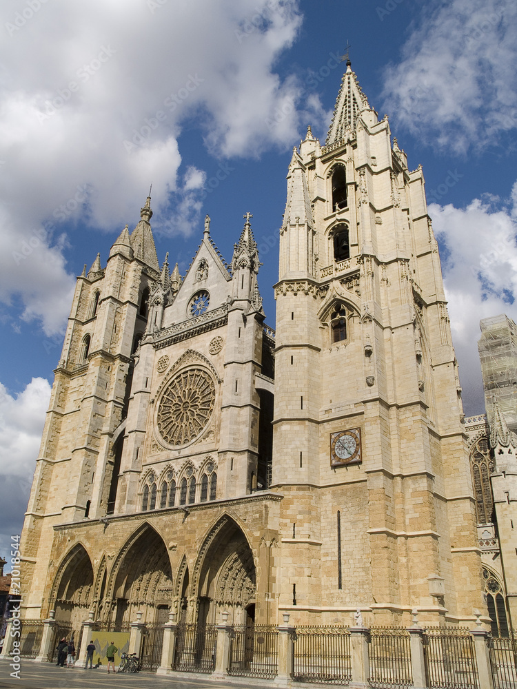 Catedral de León, joya del gótico, España