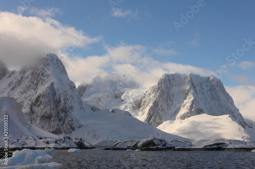 Beautiful landscape in Antarctica © Achim Baqué