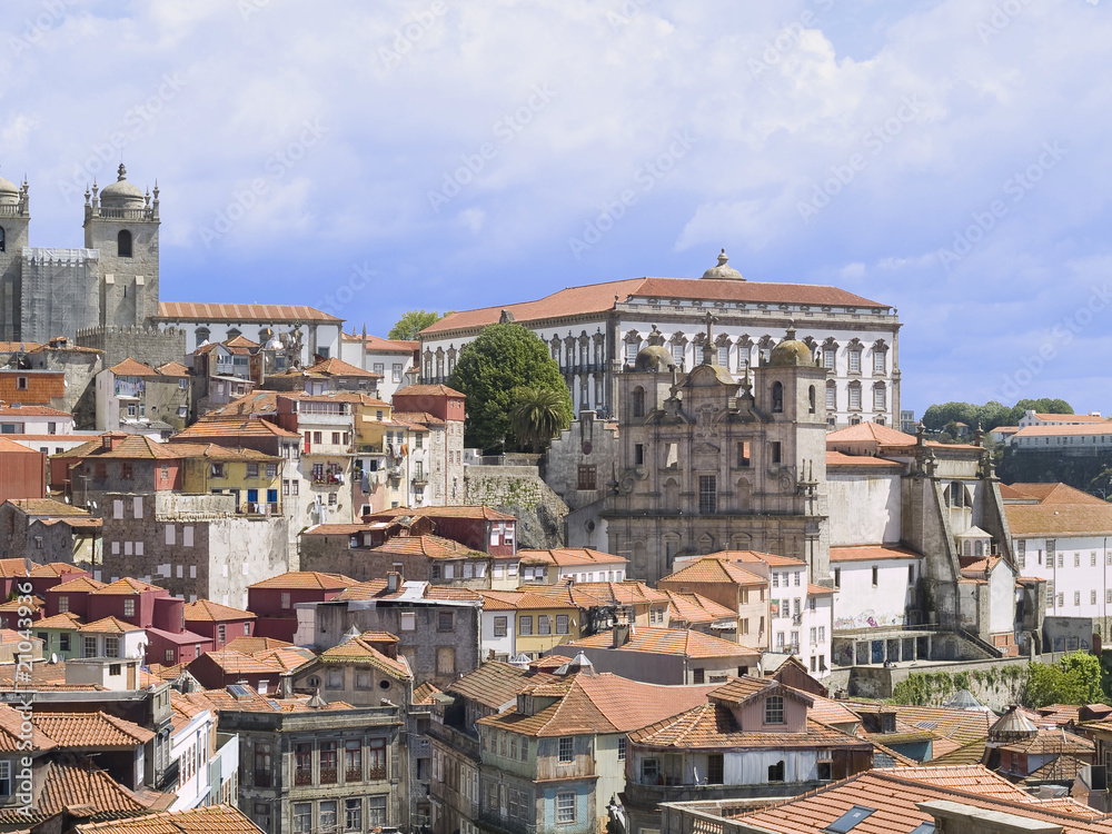 Oporto, antigua ciudad artística del norte de Portugal.