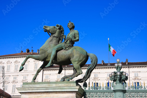 Statua equestre in bronzo -  Palazzo reale- Torino photo