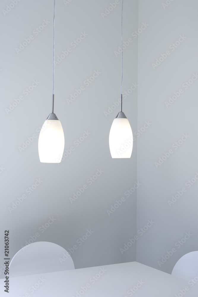 Esstisch und Lampen Esstisch und Lampen