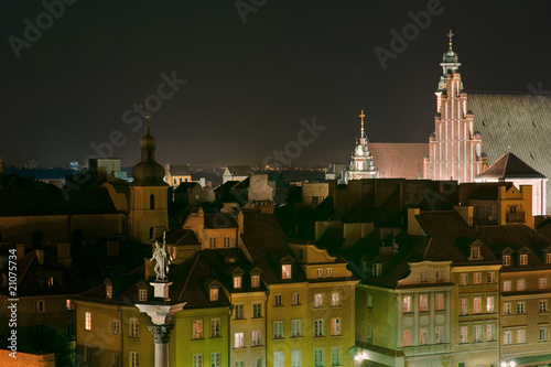 Blick auf die Altstadt von Warschau am Abend