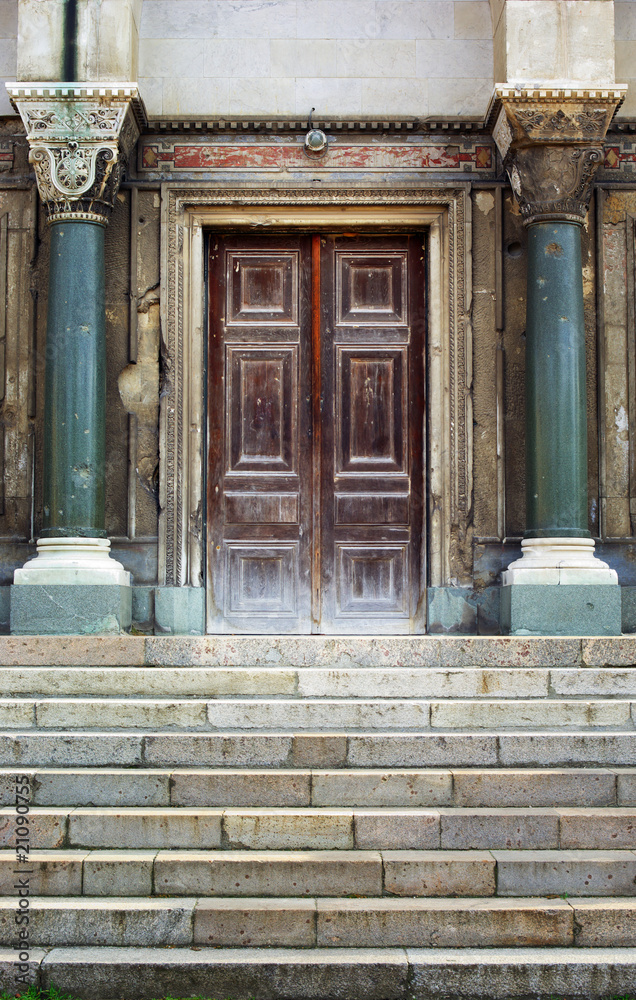 Fototapeta premium Old entrance