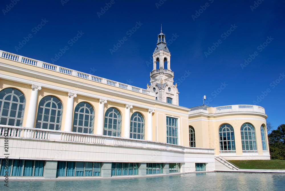 Ciel bleu au Palais Beaumont de Pau