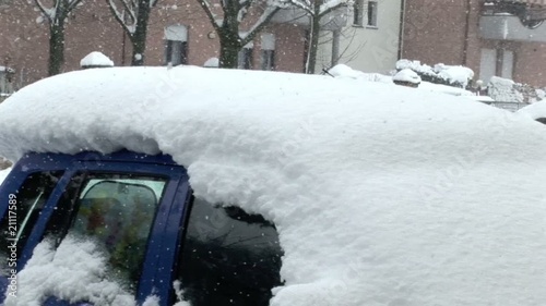 Neve su auto